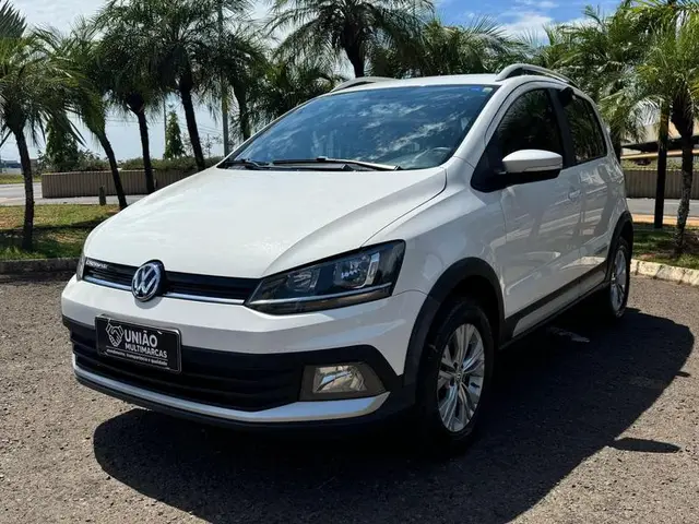 Carro Volkswagen CrossFox 2017 1.6 16v MSI (Flex)
