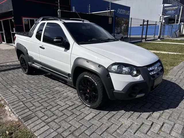 Carro Fiat Strada 2016 Adventure 1.8 16V (Flex) (Cabine Estendida)