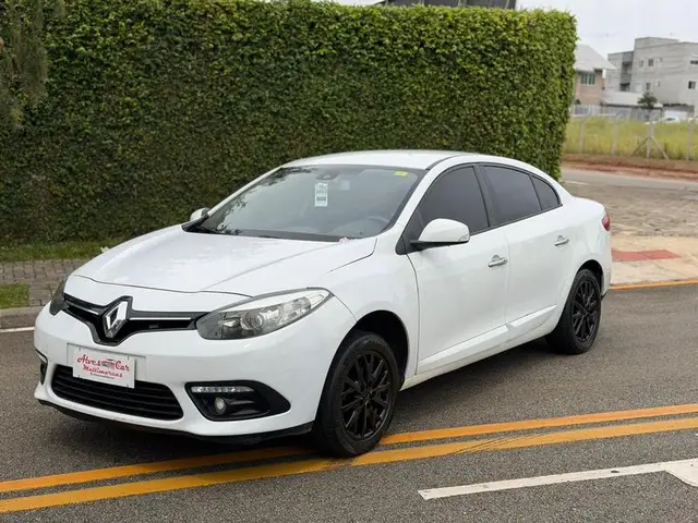 Carro Renault Fluence 2015 2.0 16V Dynamique (Flex)