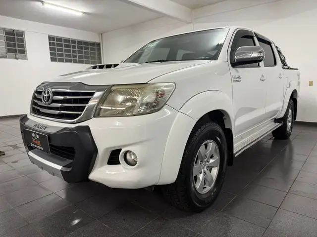 Carro Toyota Hilux Cabine Dupla 2014 Hilux 3.0 TDI 4x4 CD SRV (Aut)