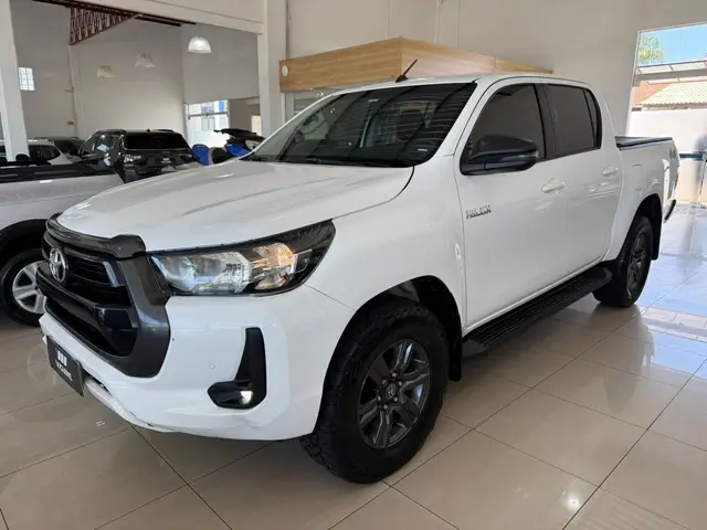 Carro Toyota Hilux Cabine Dupla 2024 STD Power Pack 4x4 2.8 Diesel