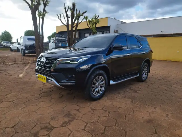 Carro Toyota SW4 2022 SRX 2.8 turbodiesel 5L 4x4 (Aut)