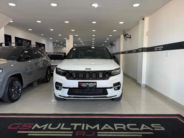 Carro Jeep Commander 2025 Blackhawk 2.0 Hurricane