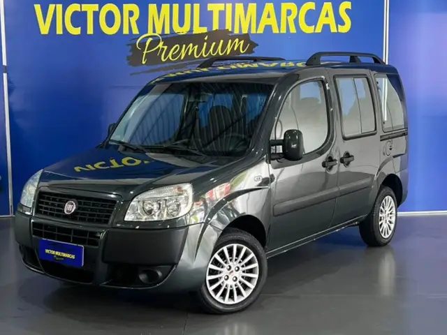 Carro Fiat Doblò 2015 Essence 1.8 16V (Flex)