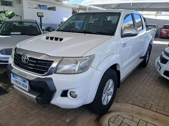 Carro Toyota Hilux Cabine Dupla 2015 Hilux 3.0 TDI 4x4 CD SRV (Aut)