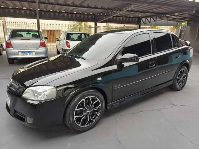 Carro Chevrolet Astra Hatch 2008 Advantage 2.0 (Flex)