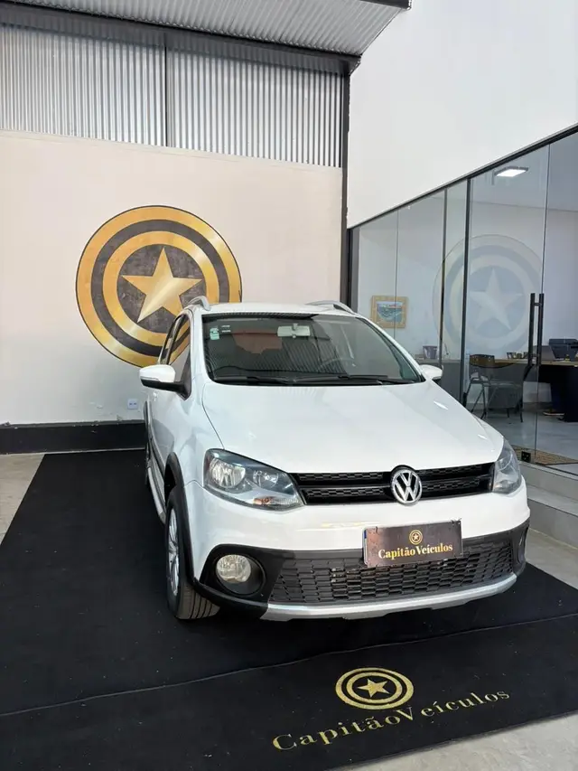 Carro Volkswagen CrossFox 2013 1.6 VHT (Flex)