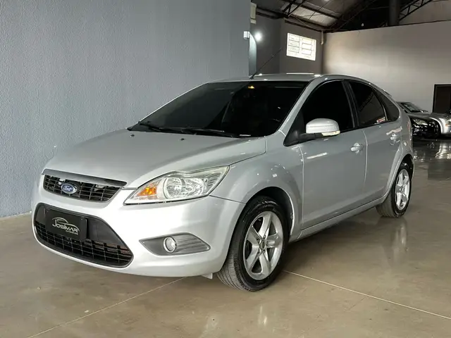 Carro Ford Focus Hatch 2013 GLX 2.0 16V (Flex)
