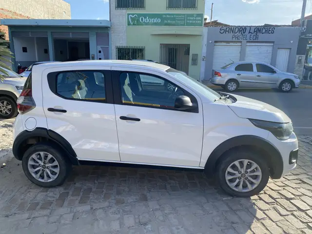 Carro Fiat Mobi 2023 Like 1.0 (Flex)