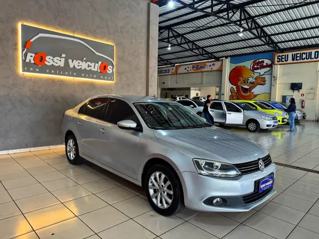 Carro Volkswagen Jetta 2013 2.0 Comfortline Tiptronic (Flex)