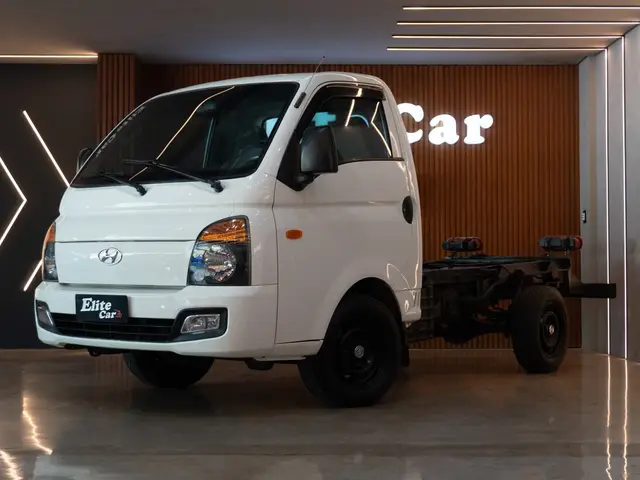 Caminhão Hyundai HR 2014 2.5 CRDi HD Longo sem Caçamba