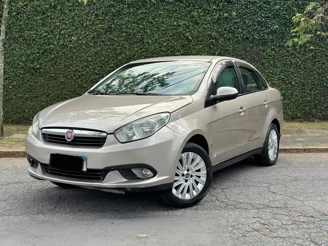 Carro Fiat Grand Siena 2014 Essence 1.6 16V (Flex)