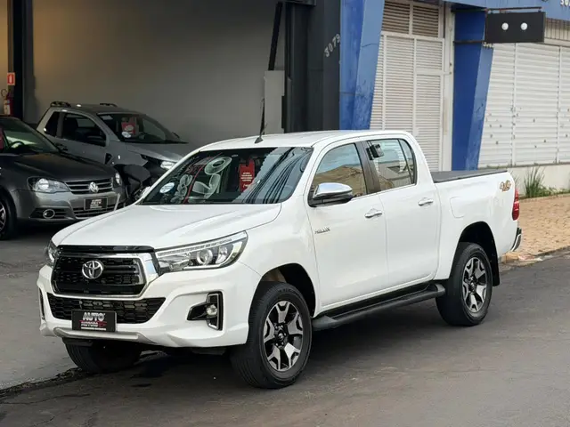 Carro Toyota Hilux Cabine Dupla 2020 Hilux 2.8 TDI SRX CD 4x4 (Aut)