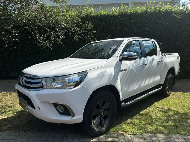 Carro Toyota Hilux Cabine Dupla 2017 Hilux 2.8 TDI SRV CD 4x4 (Aut)