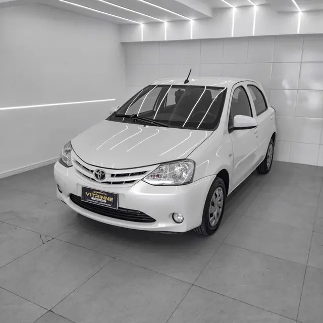 Carro Toyota Etios 2017 X 1.3 (Flex)