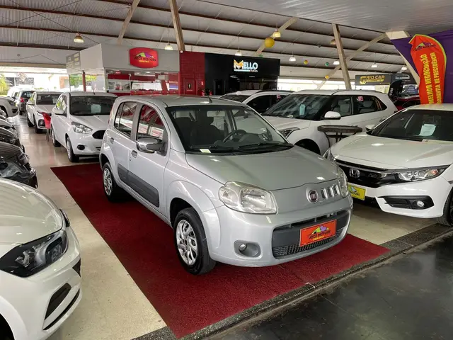 Carro Fiat Uno 2014 Vivace College 1.0 8V (Flex) 4p