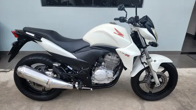 Moto Honda CB 300R 2014 Repsol