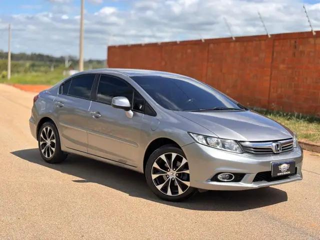 Carro Honda Civic 2014 New  LXS 1.8 16V i-VTEC (Flex)