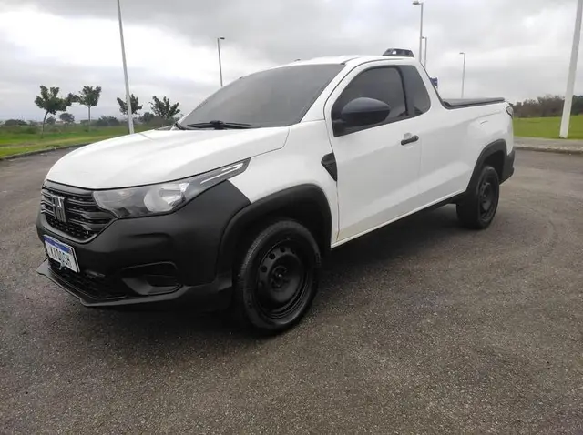 Carro Fiat Strada 2023 Endurance 1.4 Cabine Plus (Flex)