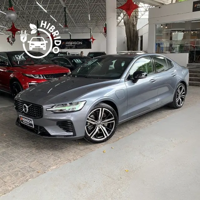 Carro Volvo S60 2021 R-Design 2.0 T8 Hybrid (Aut)