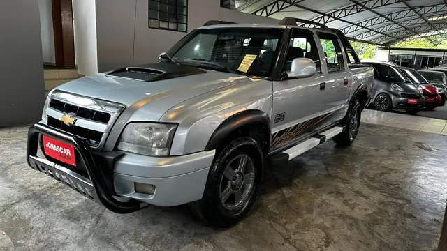 Carro Chevrolet S10 Cabine Dupla 2011 S10 Rodeio 2.4 Flexpower 4X2 (Cab Dupla)