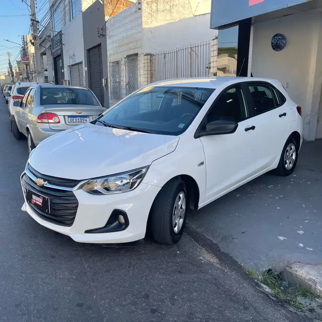 Carro Chevrolet Onix 2024 1.0