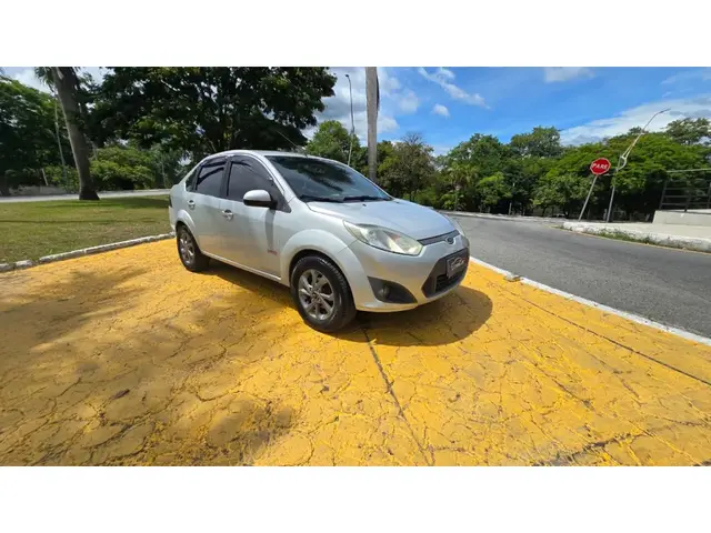Carro Ford Fiesta Sedan 2012 1.6 (Flex)