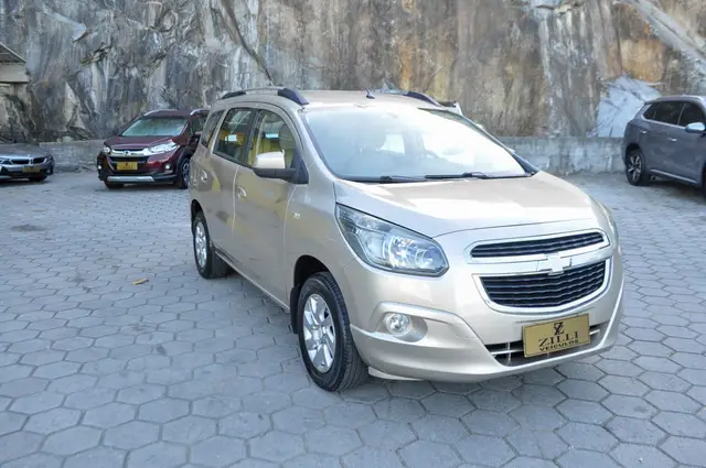 Carro Chevrolet Spin 2014 LTZ 7S 1.8 (Flex)