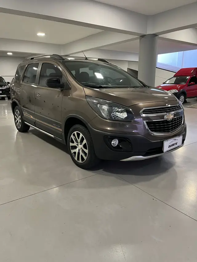 Carro Chevrolet Spin 2016 Activ 1.8 (Flex)