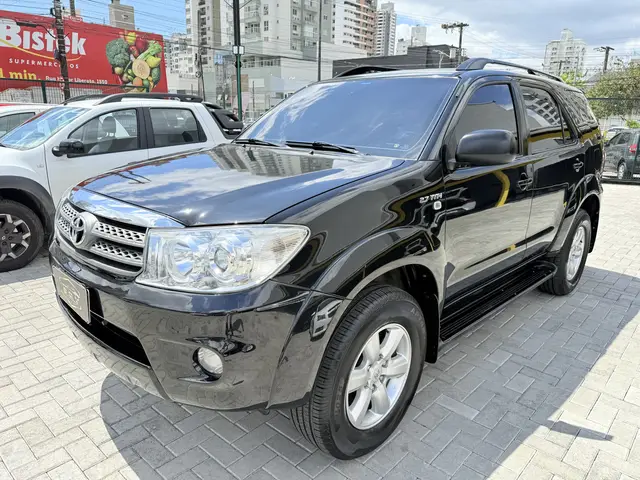 Carro Toyota Hilux SW4 2010 SR 4x2 2.7 VVT-i (aut)