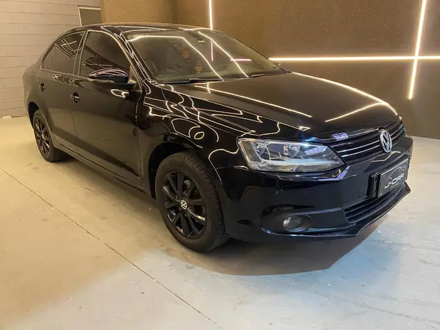 Carro Volkswagen Jetta 2013 2.0 Comfortline (Flex)