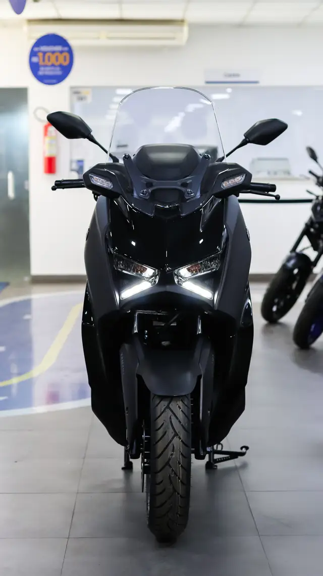 Moto Yamaha XMax 2025 300 Connected