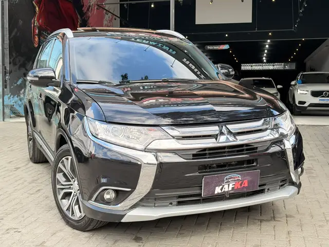 Carro Mitsubishi Outlander 2018 Comfort 2.0 16V (Aut)