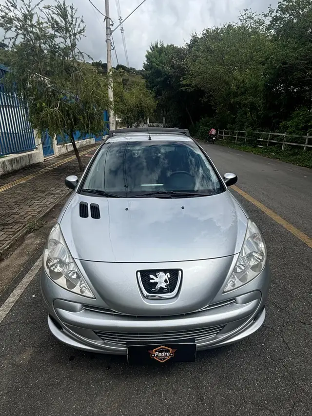 Carro Peugeot 207 2012 Hatch XR 1.4 8V (flex) 2p