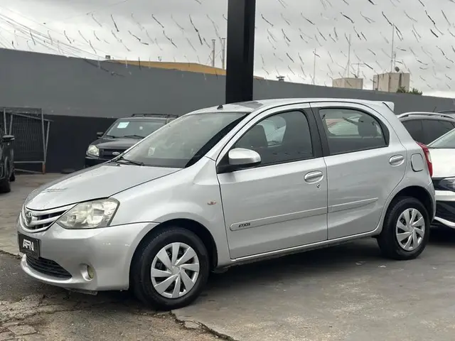 Carro Toyota Etios 2014 XLS 1.5 (Flex)