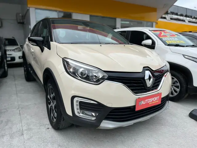 Carro Renault Captur 2018 Intense 1.6 16v SCe CVT (Flex)