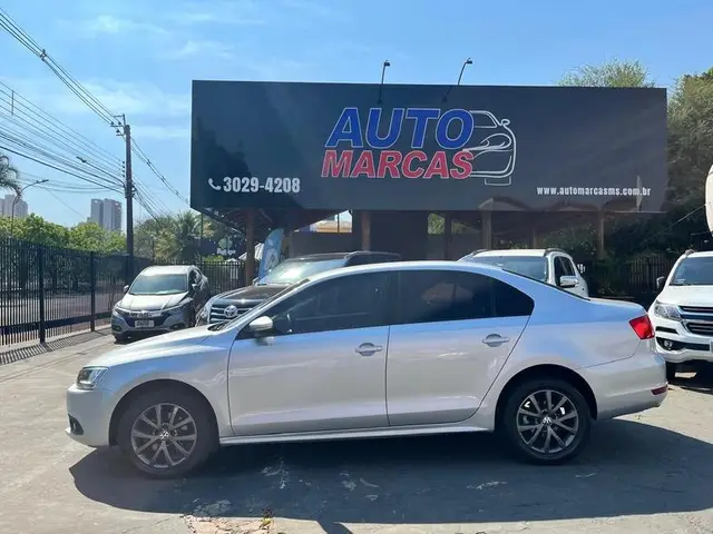 Carro Volkswagen Jetta 2013 2.0 Comfortline (Flex)
