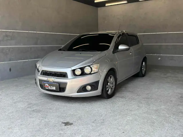 Carro Chevrolet Sonic 2014 Hatch LT 1.6