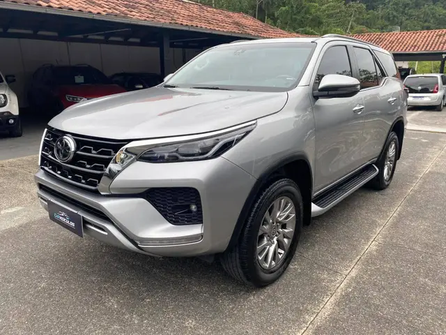 Carro Toyota SW4 2021 SRX 2.8 turbodiesel 5L 4x4 (Aut)