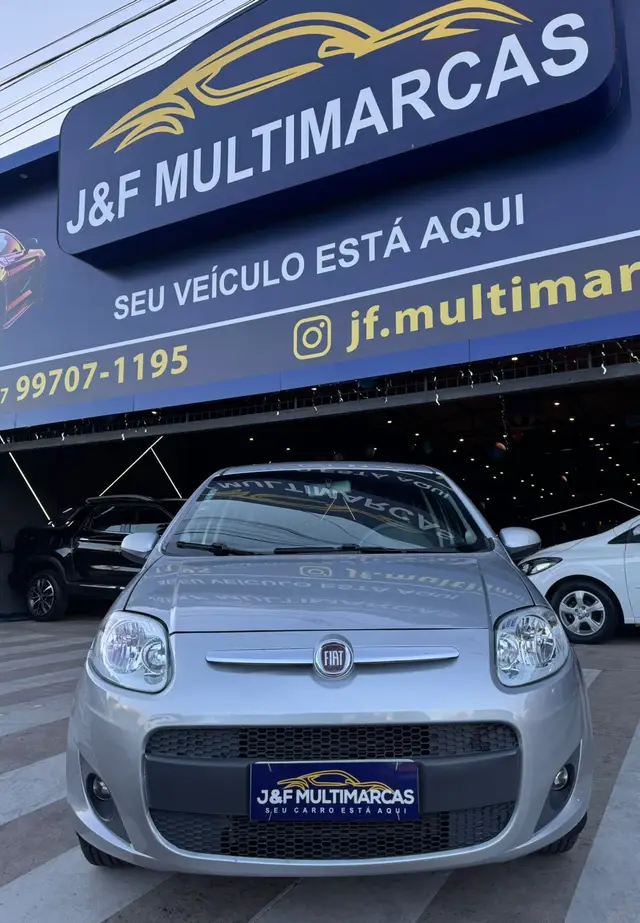 Carro Fiat Palio 2013 Attractive 1.4 8V (Flex)
