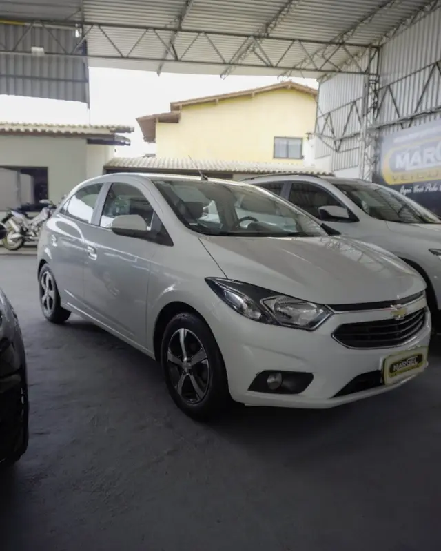 Carro Chevrolet Onix 2018 1.4 LTZ SPE/4 (Aut)