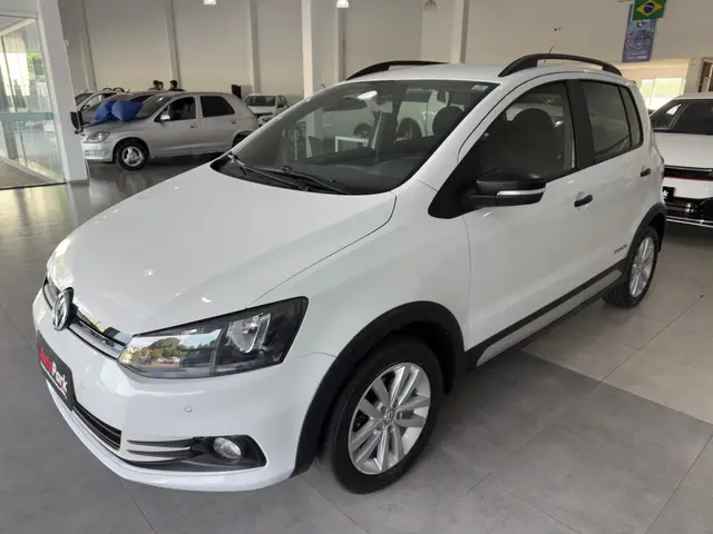 Carro Volkswagen Fox 2018 1.0 MPI Track (Flex)