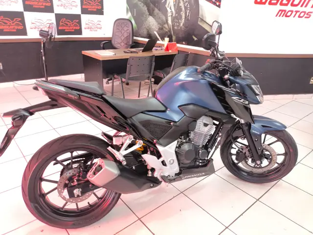 Moto Honda CB 300F Twister 2025 (ABS)