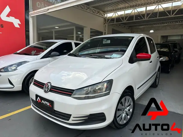Carro Volkswagen Fox 2015 Trendline 1.0 TEC (Flex)