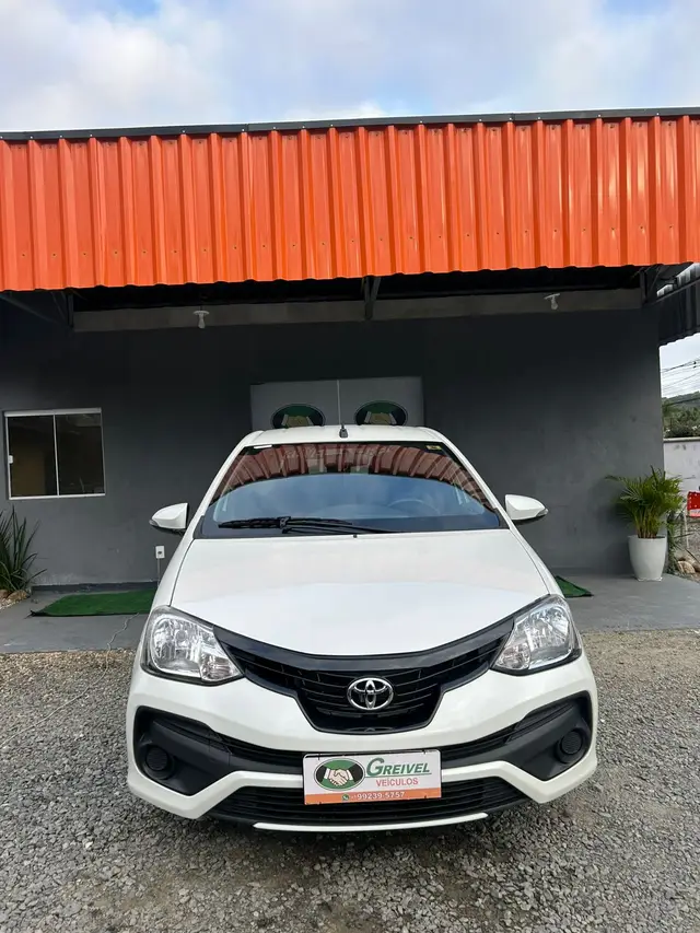 Carro Toyota Etios 2020 X Plus 1.5 (Flex)