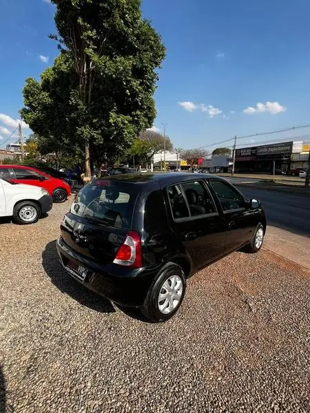 Carro Renault Clio 2016 Authentique 1.0 16V (Flex) 2p