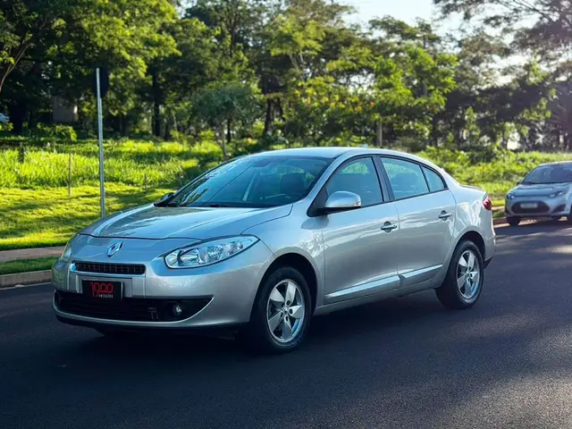 Carro Renault Fluence 2014 2.0 16V Dynamique (Flex)
