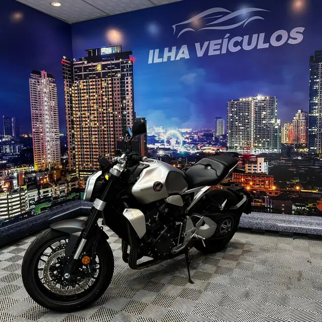 Moto Honda CB 1000R 2023 (ABS)