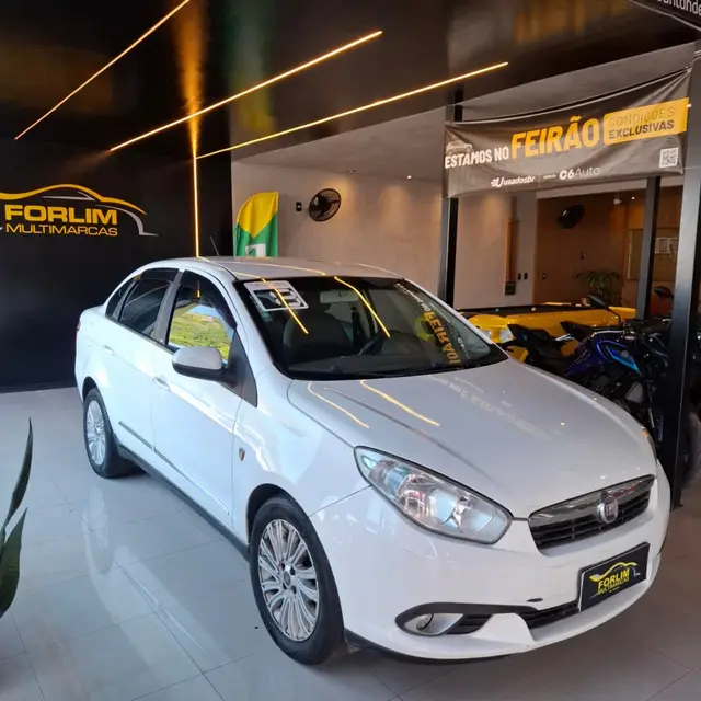 Carro Fiat Grand Siena 2013 Essence 1.6 16V (Flex)