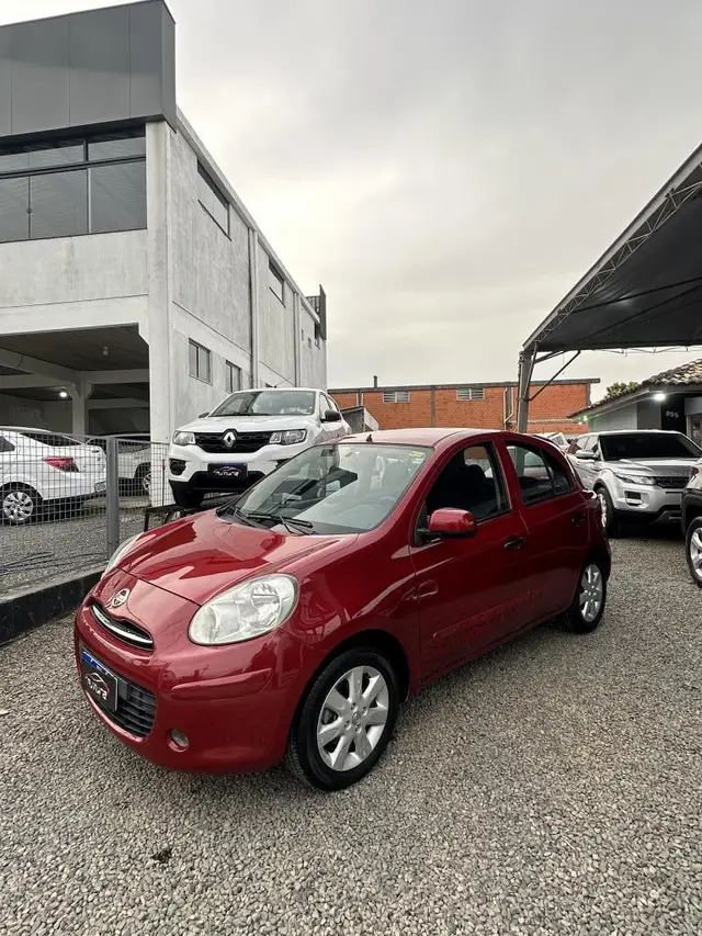 Carro Nissan March 2013 1.0 16V (Flex)